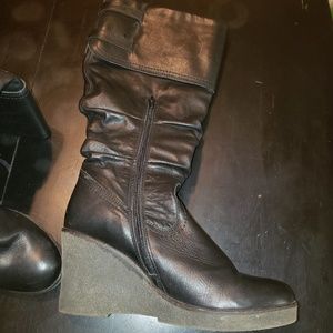 Calf wedge boots